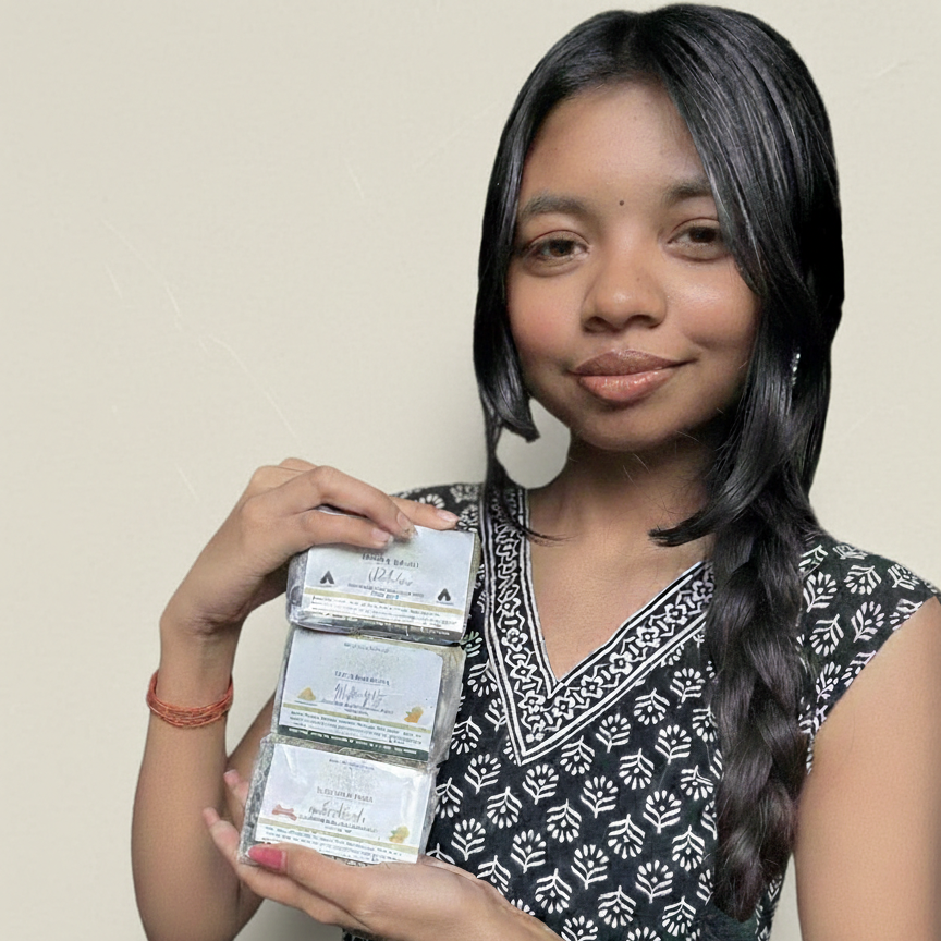 Palak Mishra Nishkalmasha Glow Box